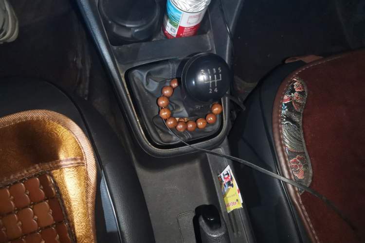 Used Volkswagen Jetta 2015 Value Edition 1.6L Manual Fashionable Style Gear Lever