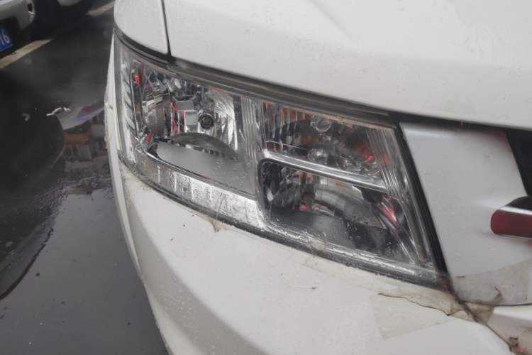 Used Fiat Freemont 2012 2.4L Luxury Edition Right Front Headlight