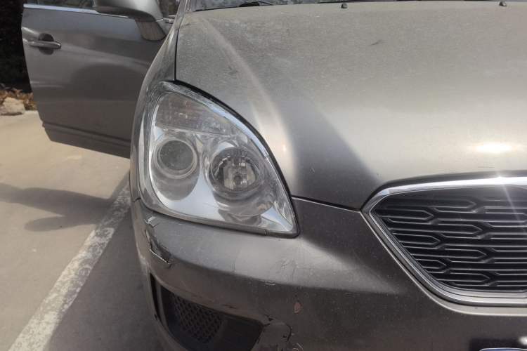 Used Kia Carens 2011 1.6L 5-Seater Automatic Comfort Edition Right Front Headlight