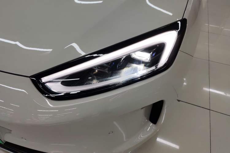 Used Hima AITO M5 2025 Extended-Range Ultra All-Wheel-Drive Version Left Front Headlight