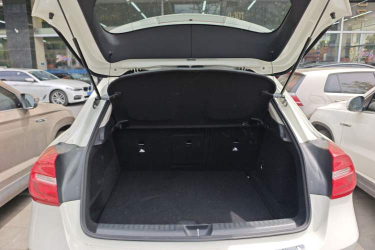 Used Mercedes-Benz GLA 2015 GLA 200 Trunk