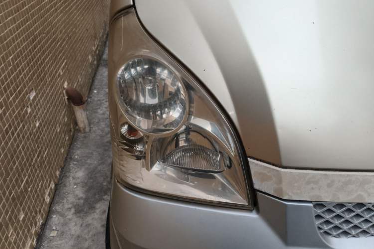 Used Wuling Rongguang 2014 1.2L S Base Model Right Front Headlight