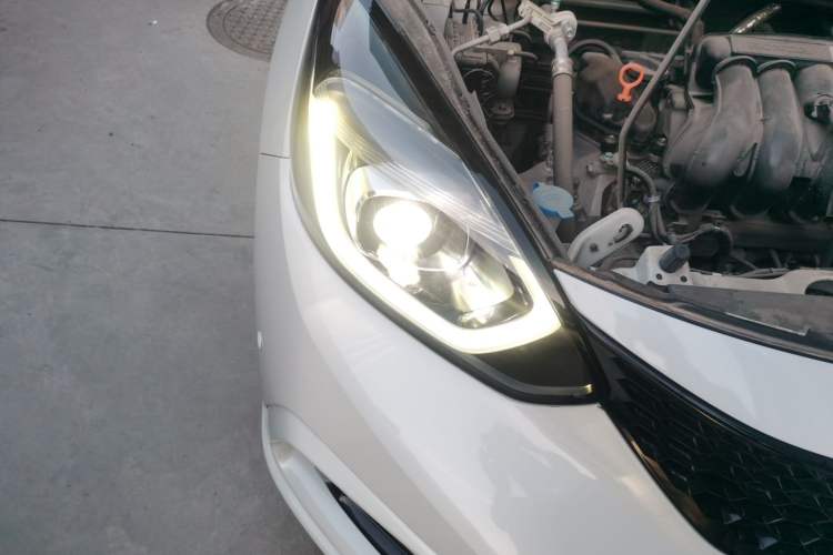 Used Honda LIFE 2021 1.5L CVT SPORT Heartbeat Edition Right Front Headlight