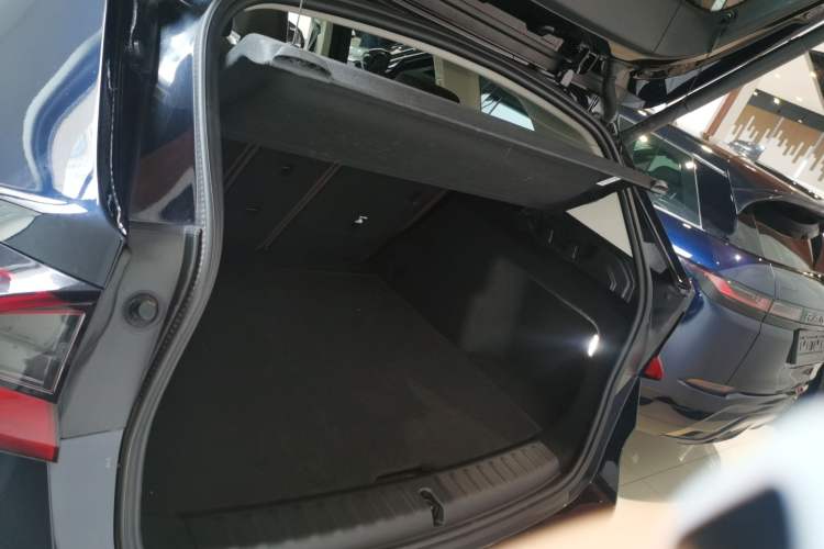 Used BMW X1 2023 sDrive25Li X Design Package Trunk