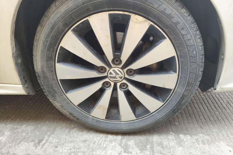 Used Volkswagen Sagitar 2015 230TSI Automatic Luxury Model
