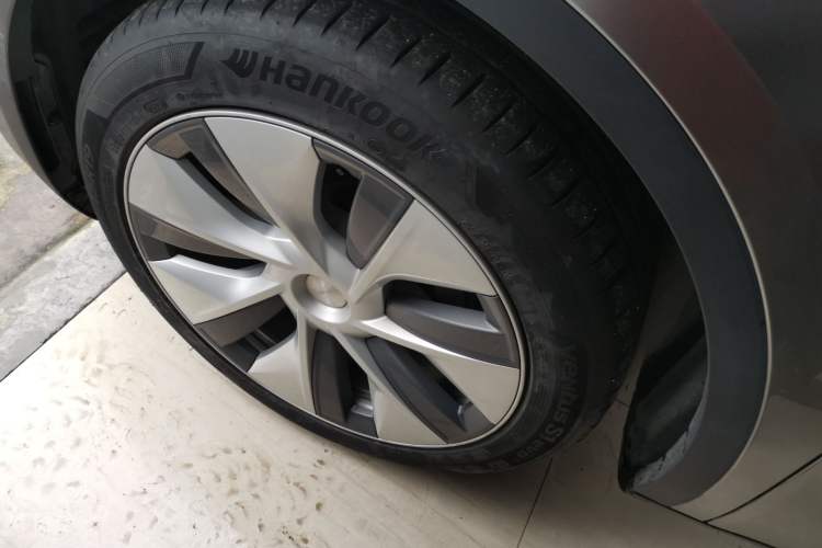 Used Tesla Model Y 2022 Revised Version Rear-Wheel Drive Left Front Wheel Hub