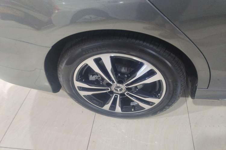 Used Mercedes-Benz C-Class 2017 Restyled C 200 Sport Edition Right Rear Wheel Hub