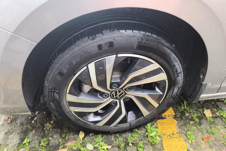Used Volkswagen Bora 2023 200TSI DSG Enjoyment Edition Left Front Wheel Hub