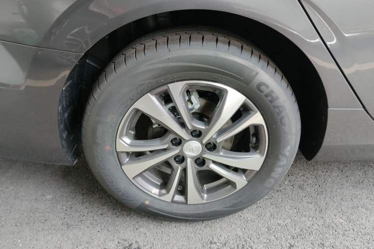 Used CHANGAN Eado 2025 PLUS 1.4T Dual-Clutch High-Energy Version Right Rear Wheel Hub
