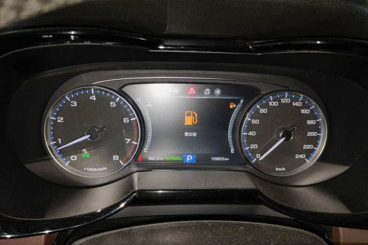 Used GAC Trumpchi GS8 2017 320T Two-Wheel Drive Luxury Smart Connectivity Version (7 Seats) Instrument Cluster