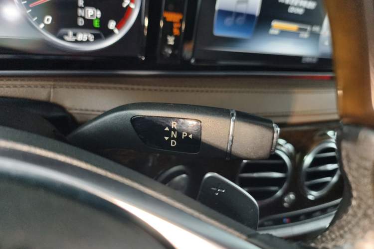 Used Mercedes-Benz S-Class 2014 S 320 L Business Model Gear Lever