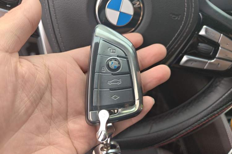 Used BMW 5 Series 2019 525Li Luxury Package
