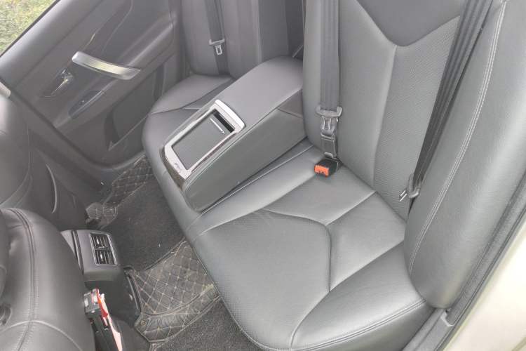 Used CHANGAN Raeton 2014 1.8T Automatic Prestige Anniversary Edition China IV Standard Left Rear Seat