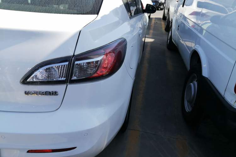 Used Mazda 3 2015 Sedan 1.6L Automatic Elite Model