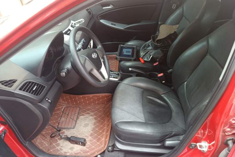 Used Hyundai Verna Ray 2016 1.4L Automatic Leading-Edge GLX