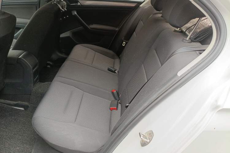 Used Volkswagen Bora 2016 1.6L Manual Fashion Edition
