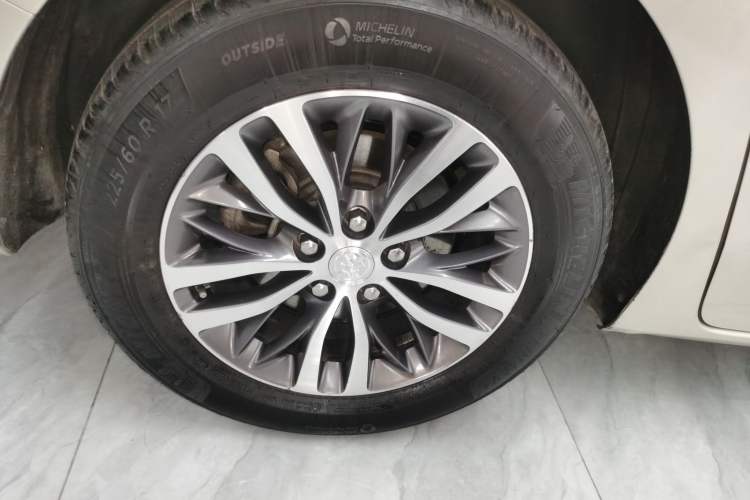 Used Buick GL8 2021 ES Landtrek 653T Comfort Edition