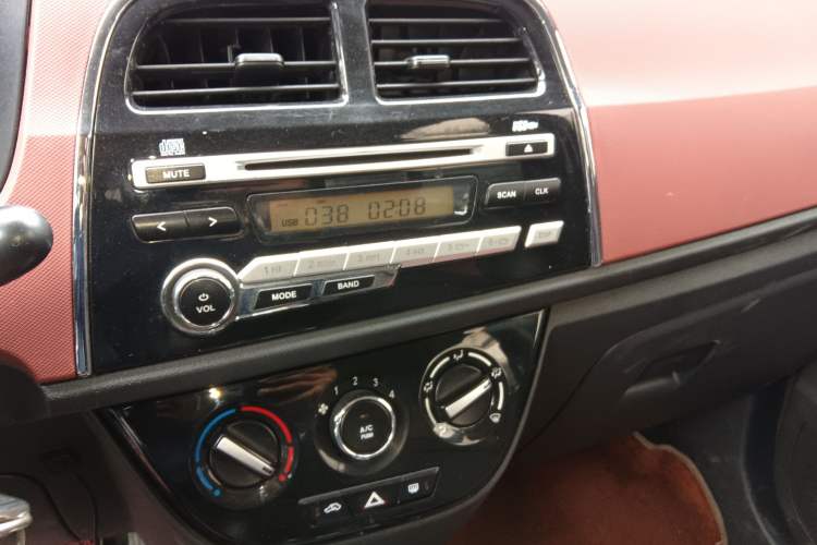 Used CHANGAN OSHAN Olisway EV 2017 Elite Model Audio And AC Panel