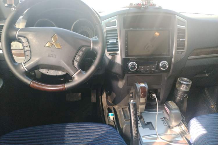 Used Mitsubishi Pajero 
