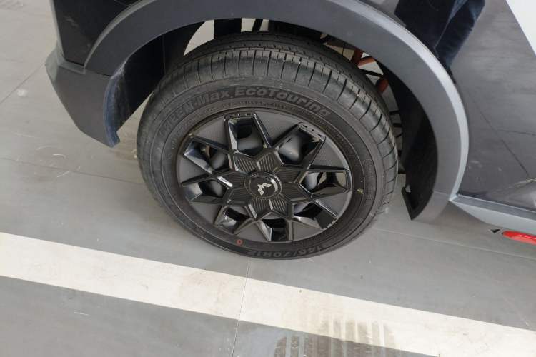 Used Wuling Hongguang MINIEV 2022 GAMEBOY 200km Gaming Edition with Lithium Iron Phosphate Right Rear Wheel Hub