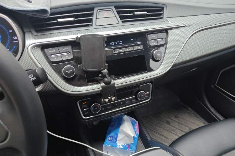 Used Geely Auto Emgrand New Energy 2022 EV Pro Ride-Hailing Version Lithium Iron Phosphate Audio And AC Panel