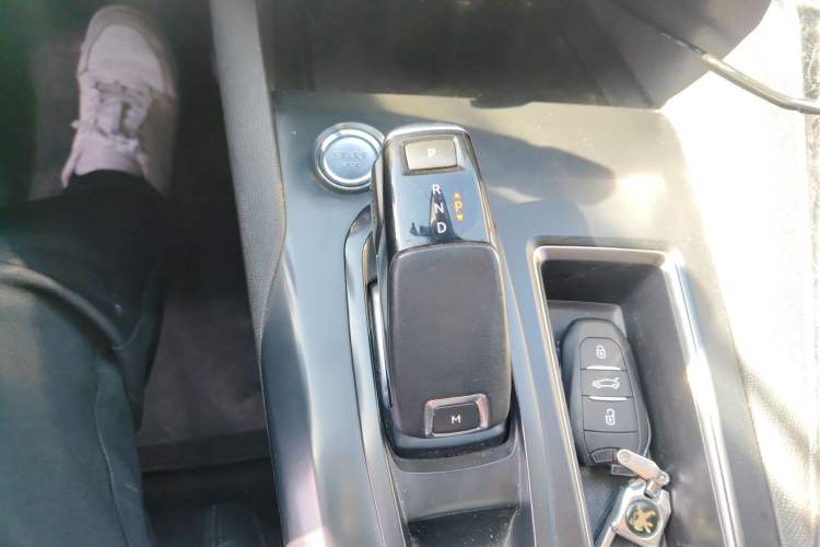 Used Peugeot 4008 2018 350THP Elite Edition Gear Lever
