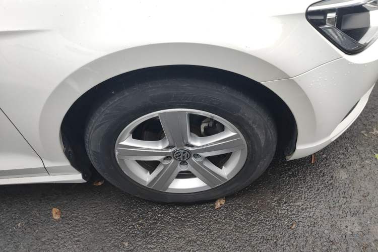 Used Volkswagen Lamando 2017 230TSI DSG Fashion Edition Right Front Wheel Hub