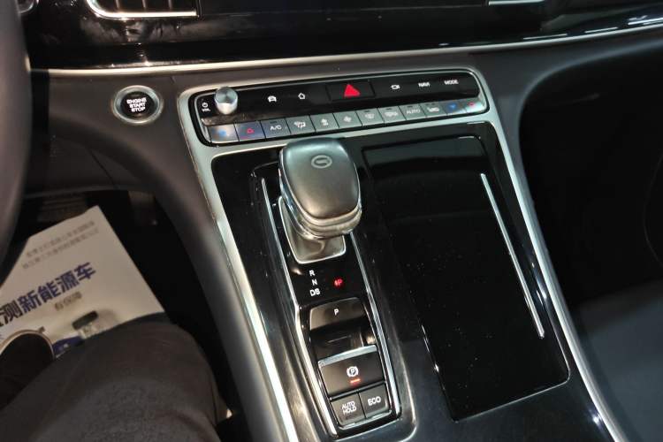 Used GAC Trumpchi M8 2021 Lingxiu Series 390T Ultimate Edition Gear Lever