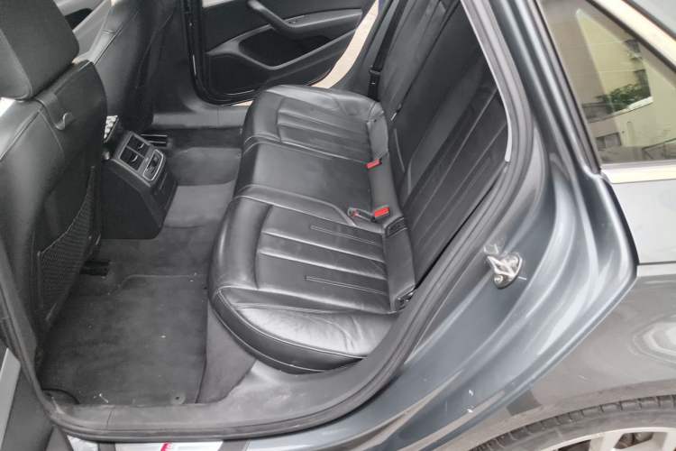 Used Audi A4L 2018 30th Anniversary Edition 40 TFSI Fashion Model Left Rear Seat