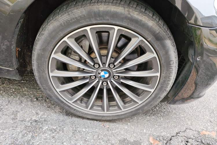 Used BMW 5 Series 2015 535Li Leading Model