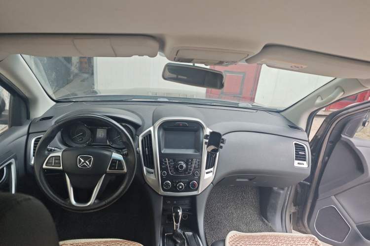 Used JMC Yusheng S350 2013 2.4T Automatic 2WD Diesel Luxury Edition 5 Seats Headliner