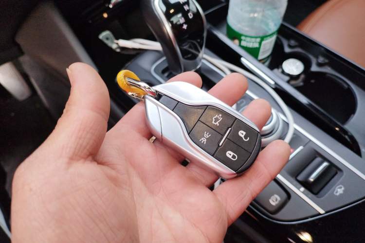 Used Maserati Levante 2016 3.0T Standard Edition Vehicle Key