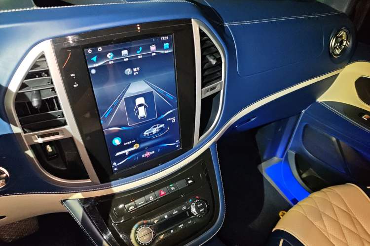 Used Mercedes-Benz Vito 2020 2.0T Business Version 7 Seats Audio And AC Panel