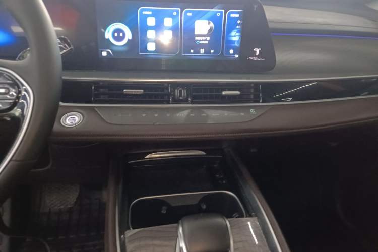 Used Chery Tiggo 8 PRO 2022 290T Two-Wheel Drive Haohan Edition 5 Seats Audio And AC Panel