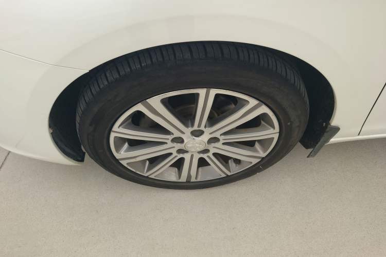 Used Peugeot 408 2015 1.2T Automatic Luxury Edition Left Front Wheel Hub