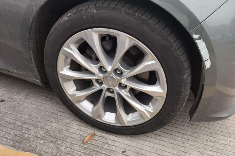 Used Cadillac CT5 2022 28T Luxury Version (Standard Edition) Right Front Wheel Hub