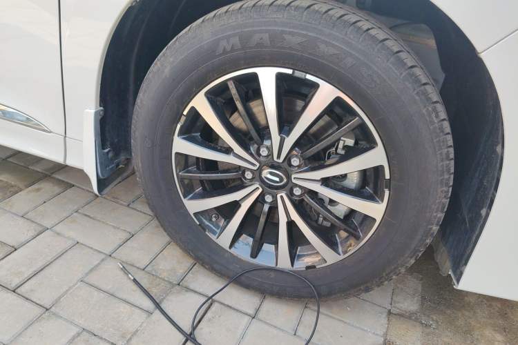 Used GAC Trumpchi M8 2024 Lingxiu Series 390T Deluxe Edition Right Front Wheel Hub