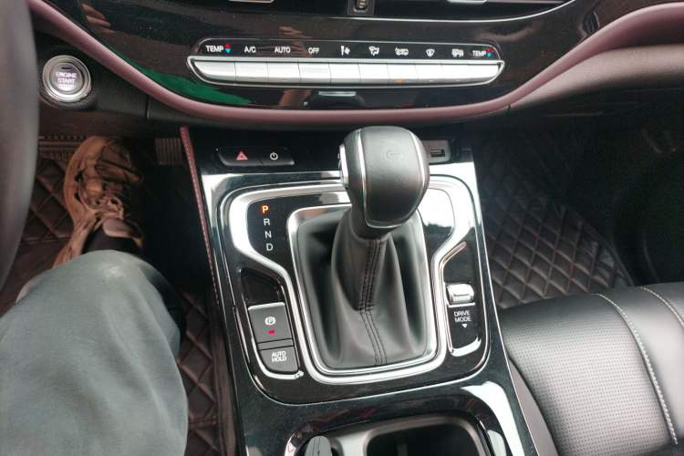 Used GAC Trumpchi M6 2023 PRO 270T DCT Luxury Edition Gear Lever