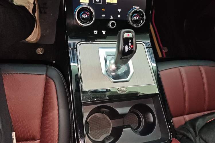 Used Land Rover Range Rover Evoque 2022 Aurora L 249 PS R-Dynamic Luxury Edition
