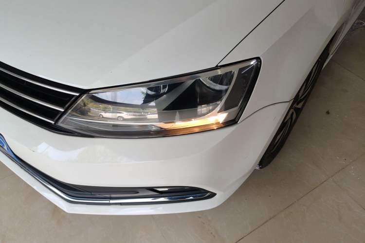 Used Volkswagen Sagitar 2018 1.6L Automatic Comfort Model Left Front Headlight