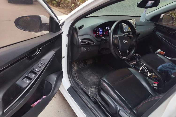 Used Hyundai Celesta 2018 1.6L Automatic GL Enjoyment Edition China VI compliant Driver Seat