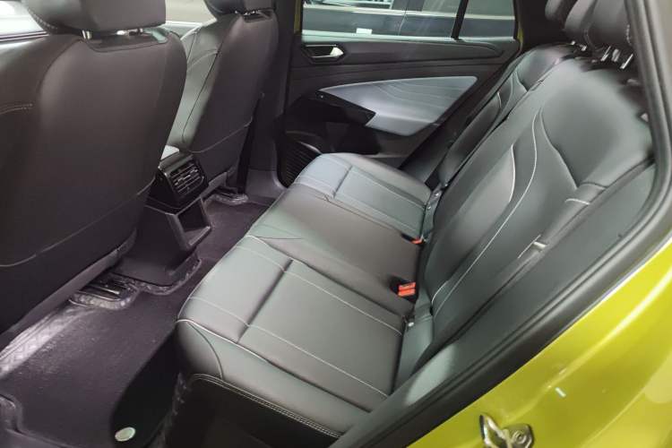 Used Volkswagen ID.4 X 2021 Pure+ Long-Range Edition Left Rear Seat