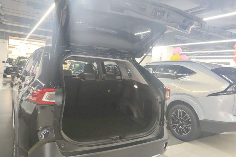 Used Toyota Wildlander 2023 2.0L CVT Two-Wheel Drive Luxury PLUS Edition
