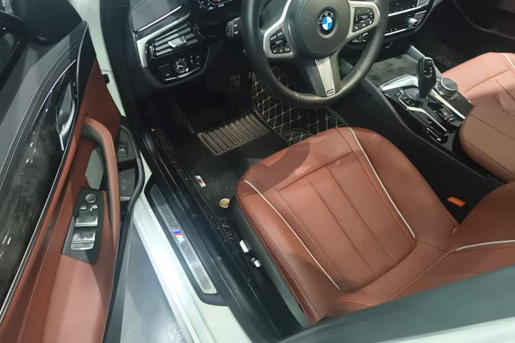 Used BMW 5 Series 2022 Restyled 525Li M Sport Package Driver Seat