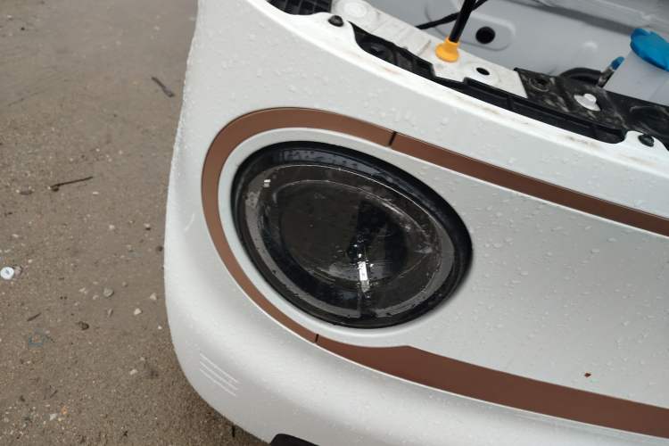 Used Geely Galaxy Panda 2024 Panda Mini 200km Endurance Bear Right Front Headlight