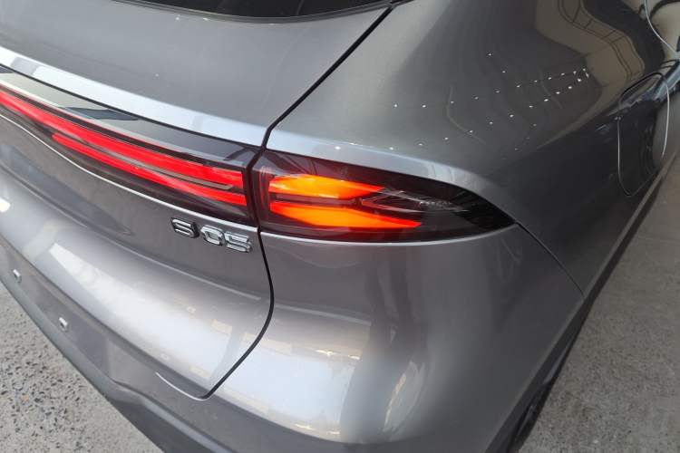 Used Deepal S05 2024 510Max Pure Electric Version Right Rear Taillight