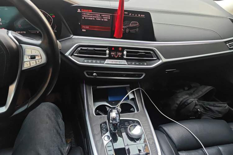 Used BMW X7 2019 xDrive40i Luxury Package with Leading Features Audio And AC Panel