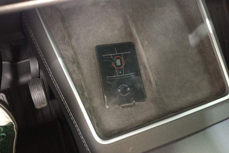 Used Tesla Model Y 2025 Rear-Wheel-Drive Version Vehicle Key