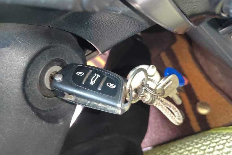 Used Toyota YARiS L Zhi Xiang 2017 1.5E CVT Dynamic Edition Vehicle Key