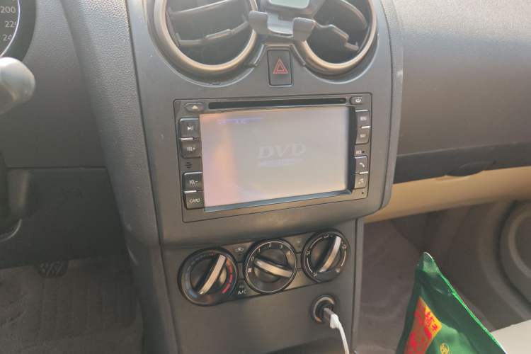 Used Nissan Qashqai 2012 2.0 XL Fire 6MT 2WD Audio And AC Panel